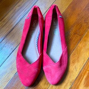TOMS red suede flat NWOT